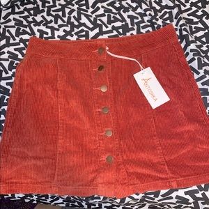 Size medium skirt, never worn.